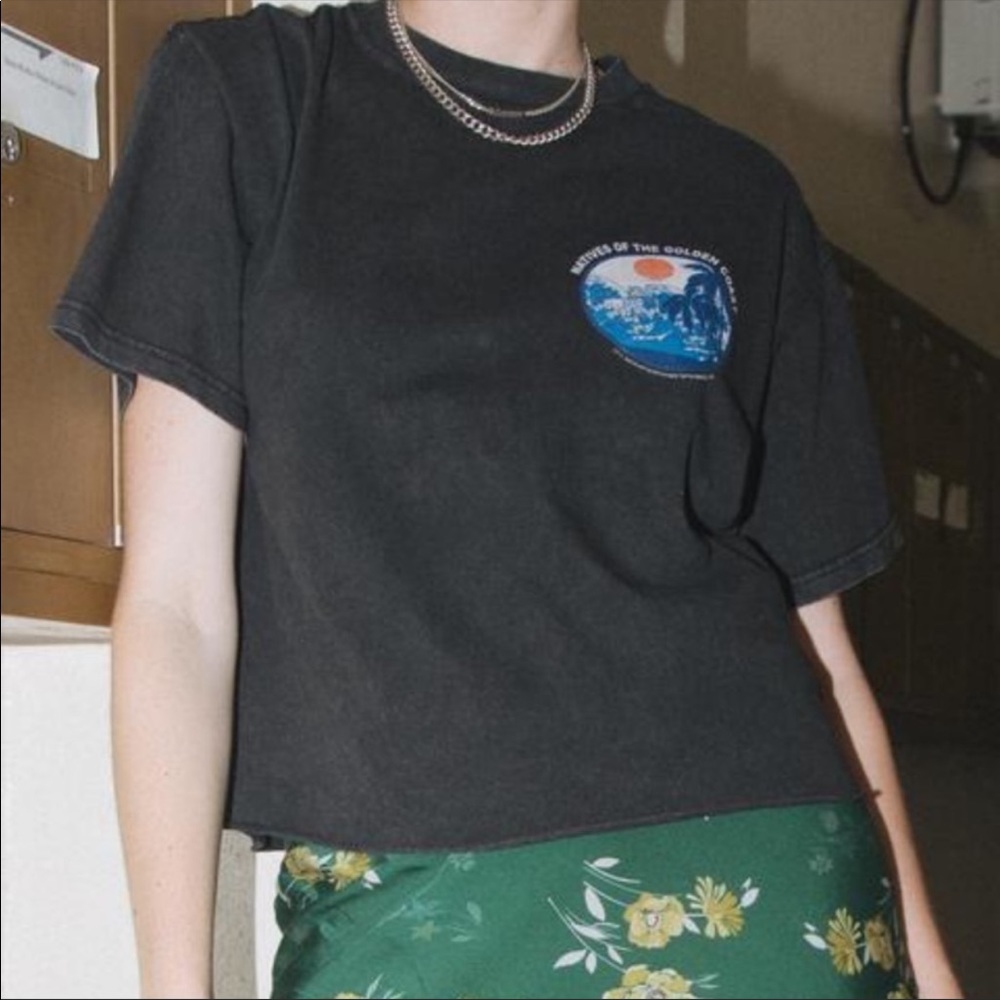 Brandy Melville : Natives of the Gold Coast tee